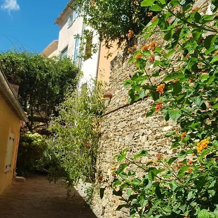 De Charme, Coup De Coeur Au Pied Du Magnifique Village De Bormes-les-Mimosas